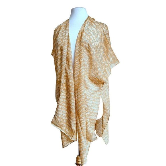 Sole Society Printed Dusty Mustard Ruana One Size Cover Up NEW - Picture 2 of 8